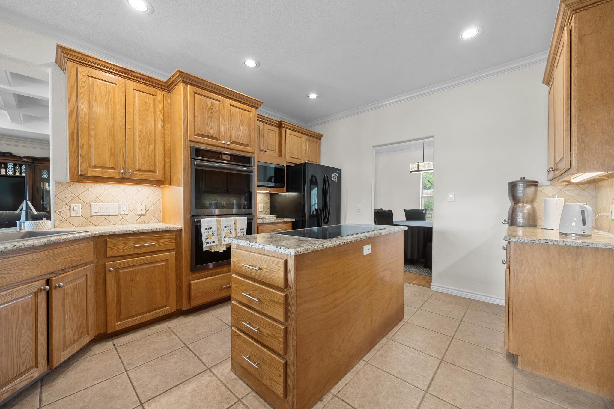 301 Hall Lane Spicewood TX 78669