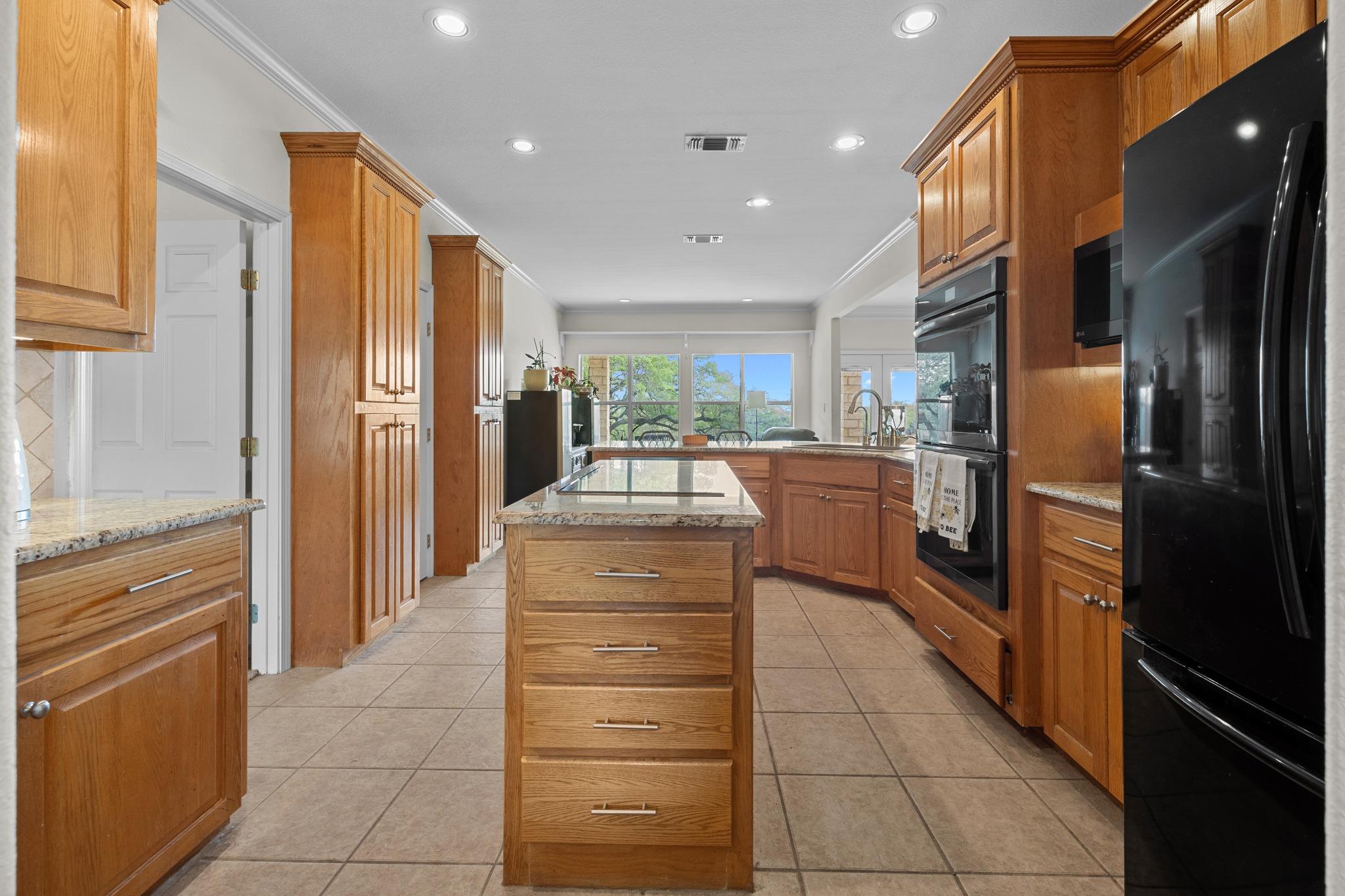 301 Hall Lane Spicewood TX 78669