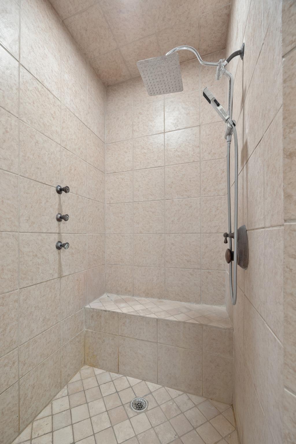 301 Hall Lane Spicewood TX 78669
