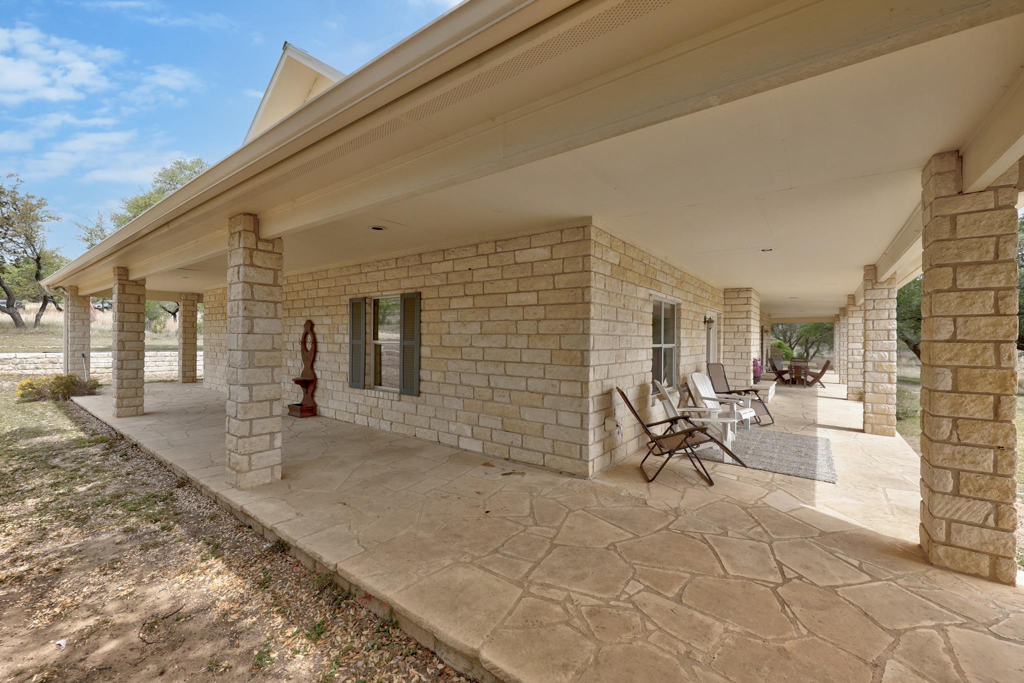 301 Hall Lane Spicewood TX 78669