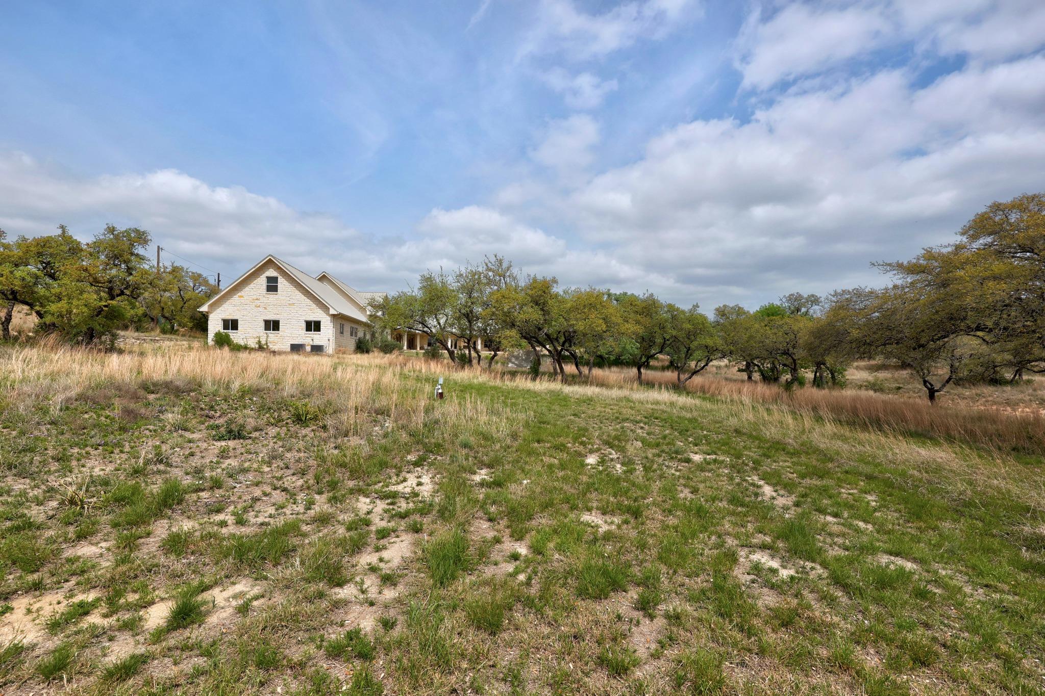 301 Hall Lane Spicewood TX 78669