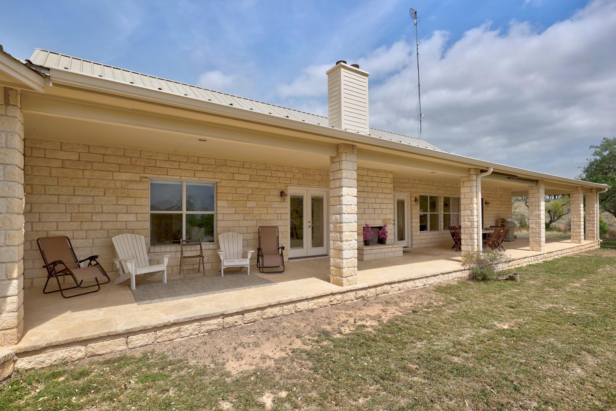 301 Hall Lane Spicewood TX 78669