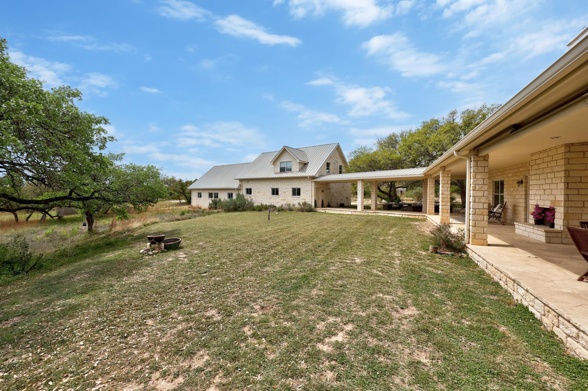 301 Hall Lane Spicewood TX 78669