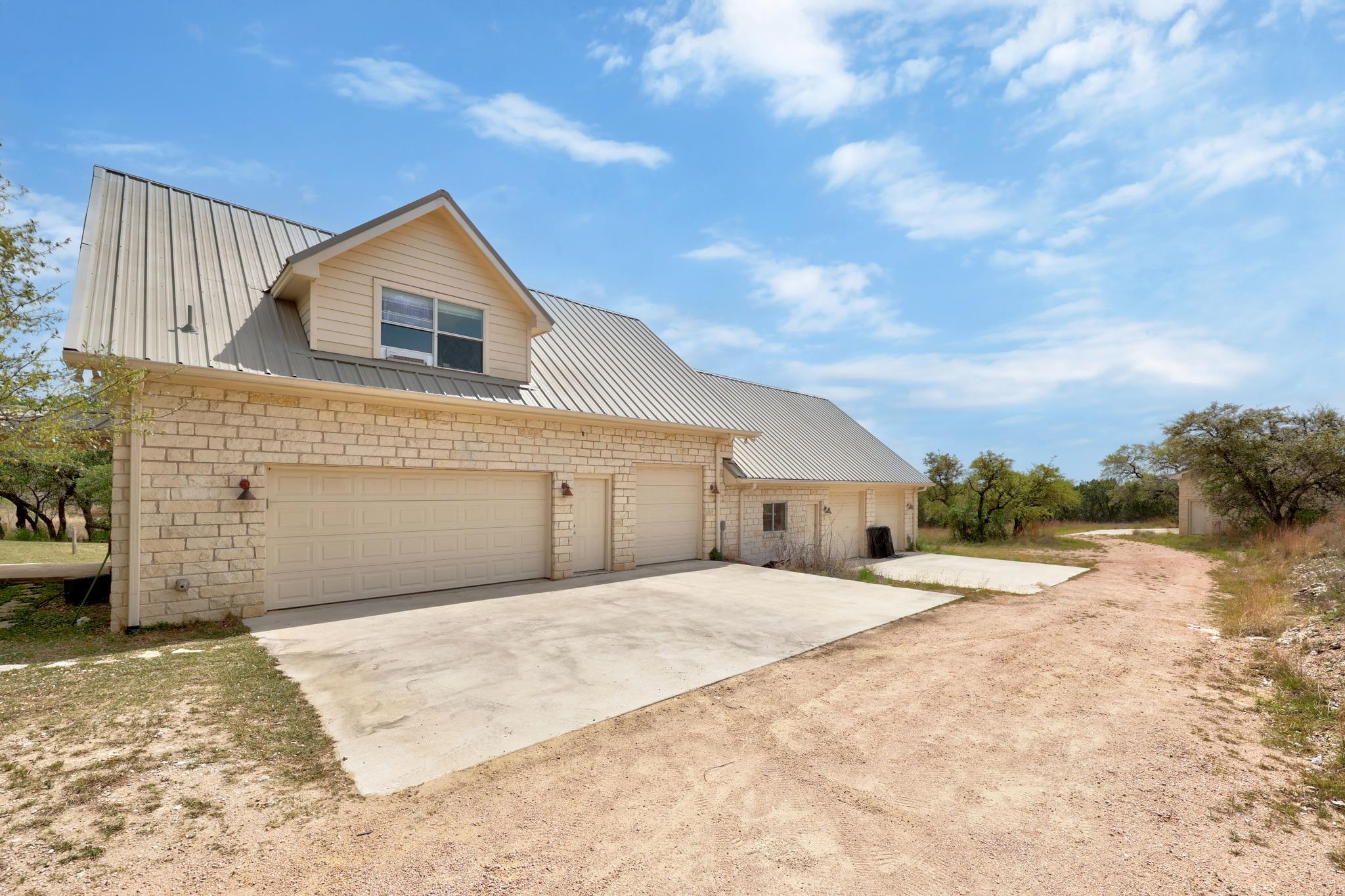 301 Hall Lane Spicewood TX 78669
