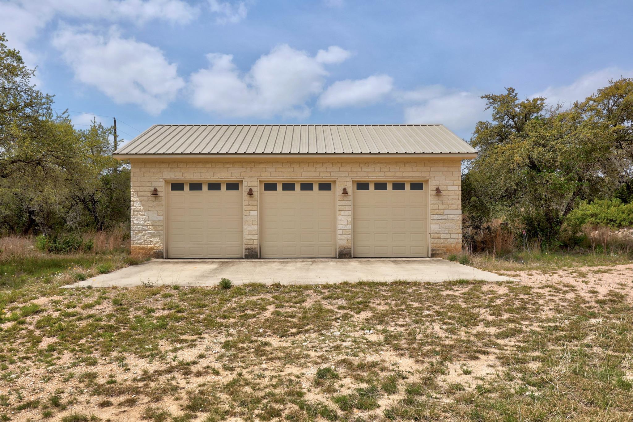 301 Hall Lane Spicewood TX 78669