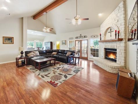 1036 Sherrill Lane Lexington TX 78947