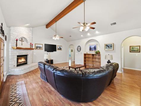 1036 Sherrill Lane Lexington TX 78947