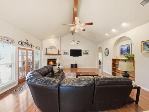 1036 Sherrill Lane Lexington TX 78947