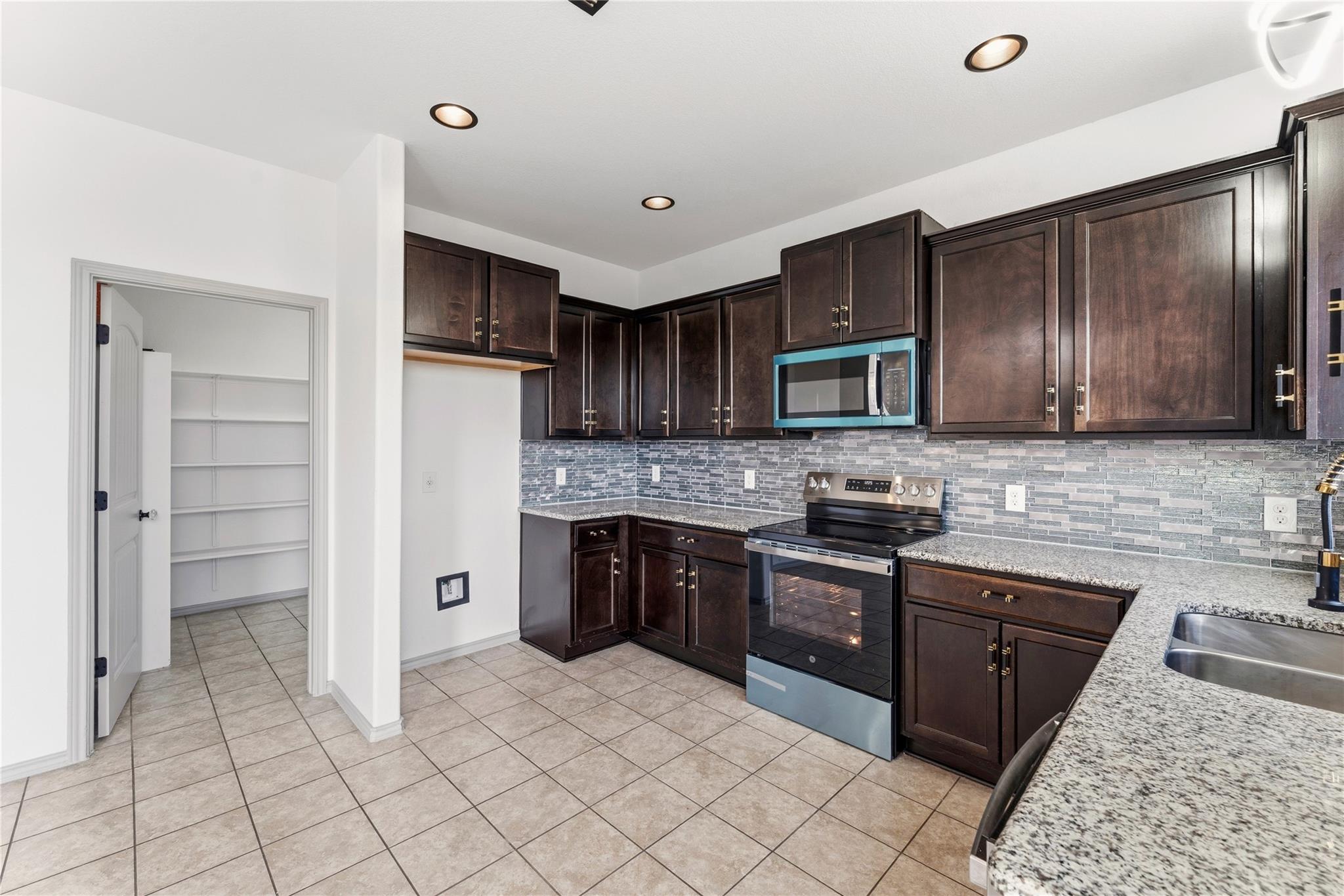 100 Serpentine Lane Jarrell TX 76537