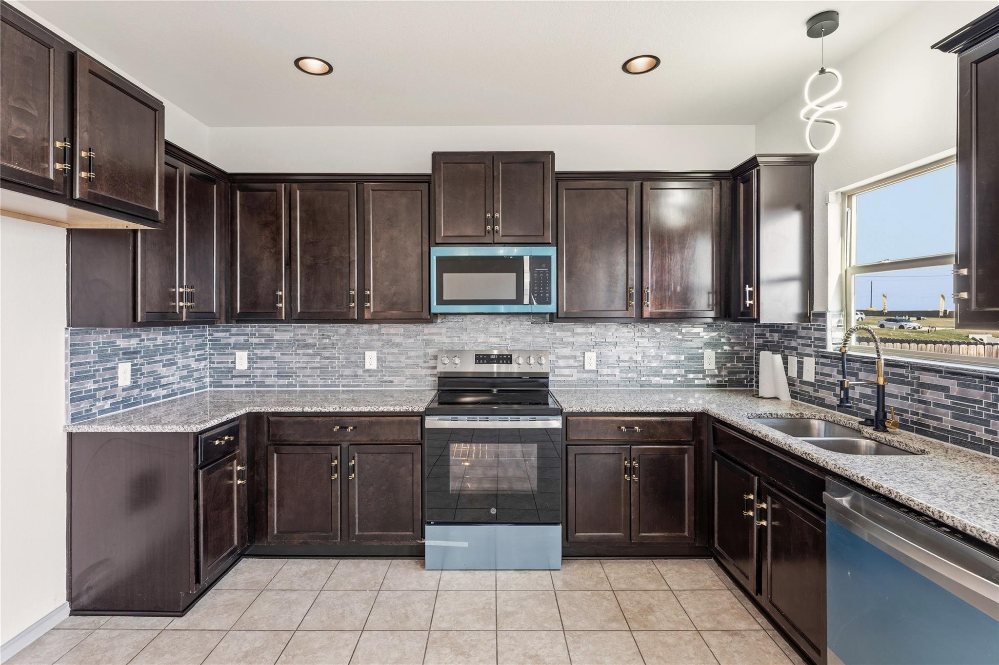 100 Serpentine Lane Jarrell TX 76537