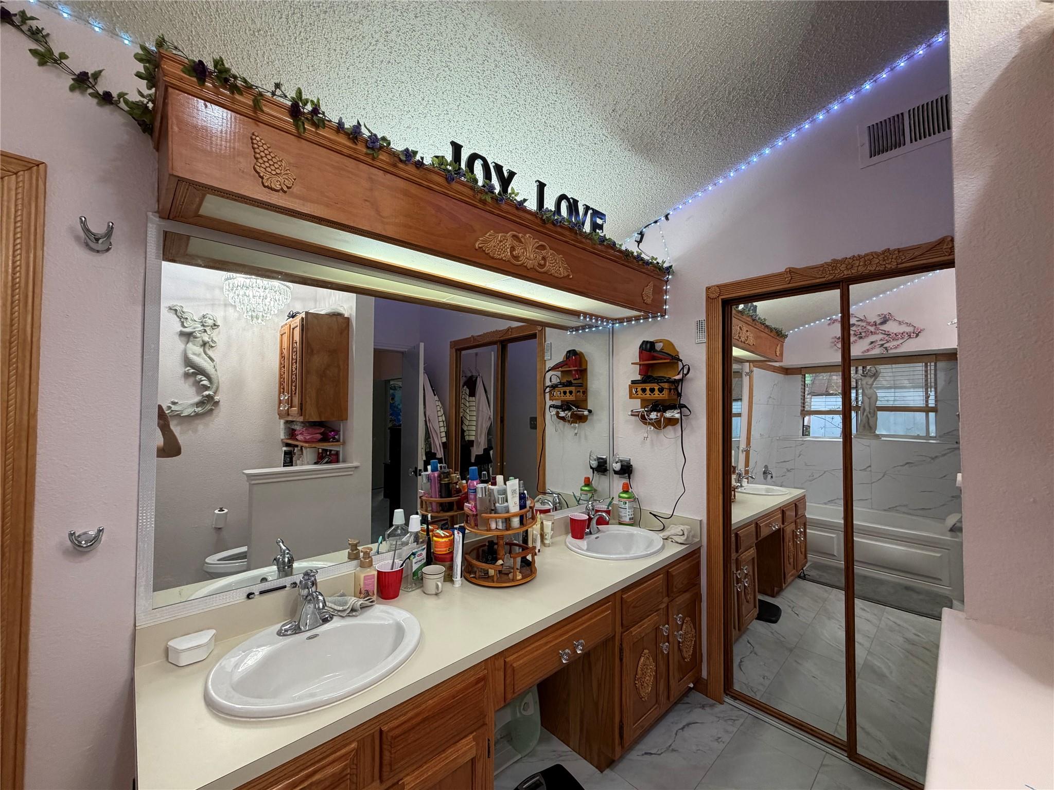 12321 Yarmont Way Austin TX 78753