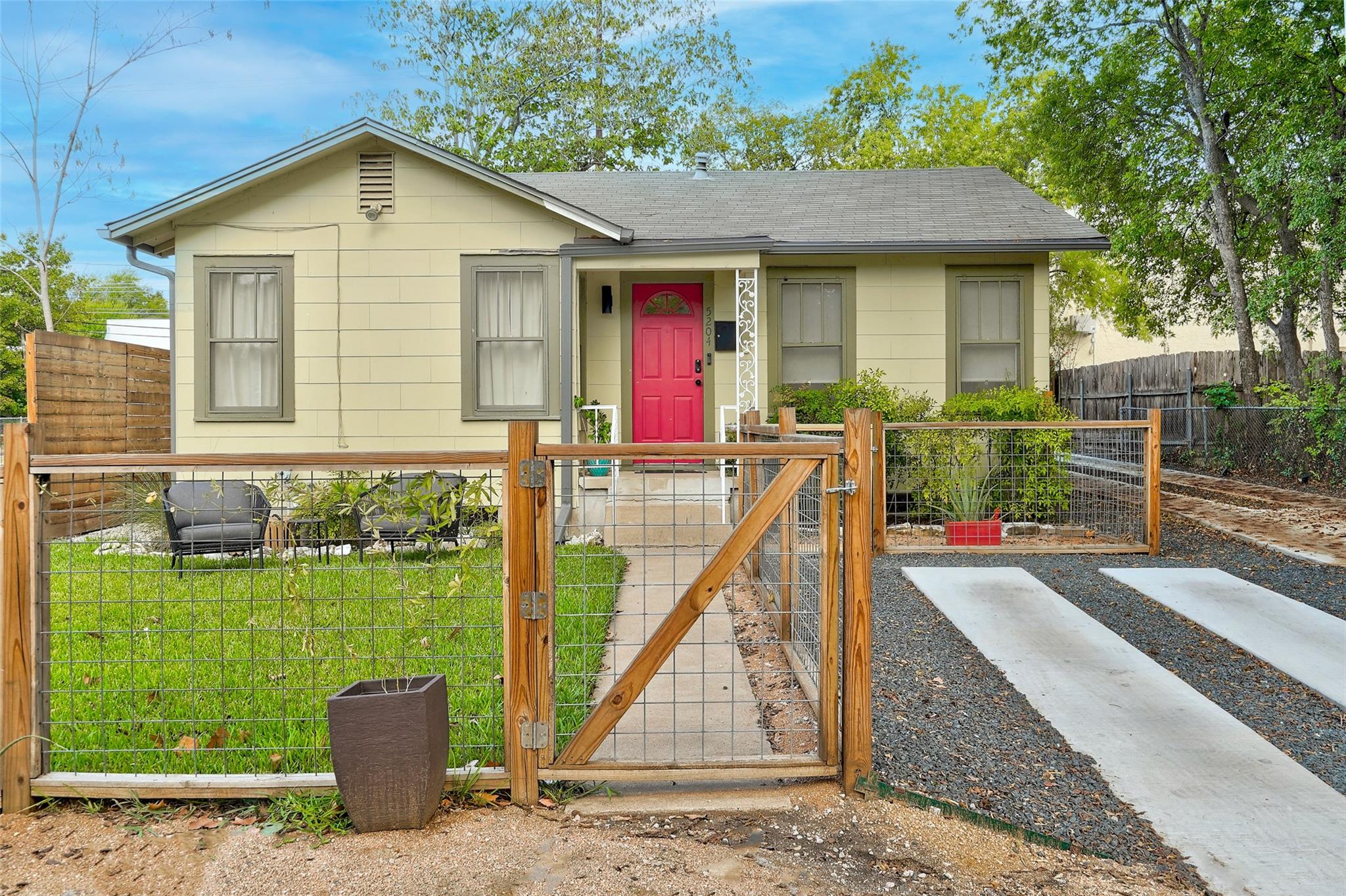 5204 Huisache Street Austin TX 78751