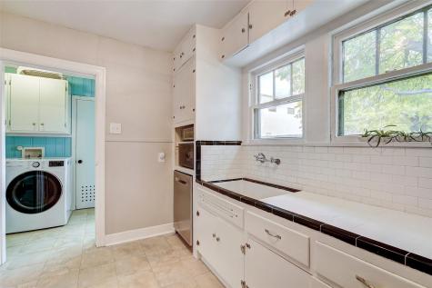 5204 Huisache Street Austin TX 78751
