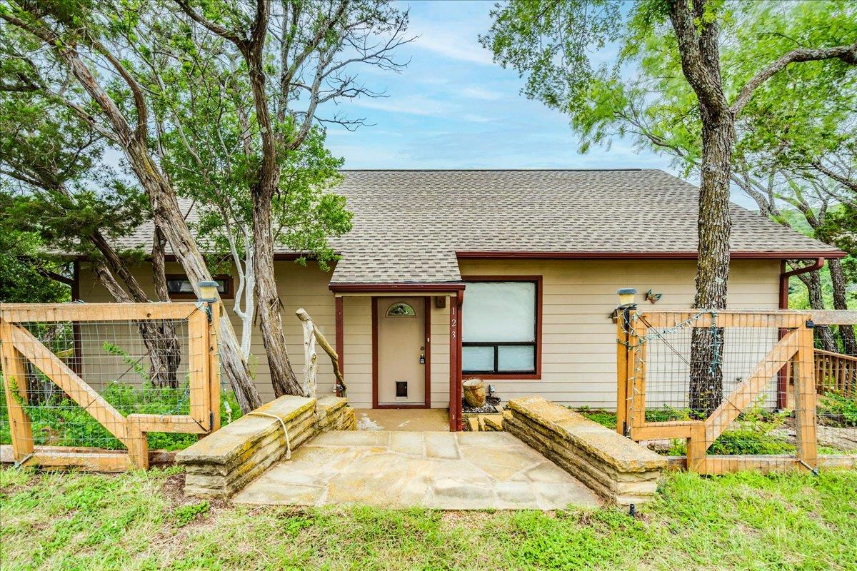 123 Horseshoe Drive Burnet TX 78611