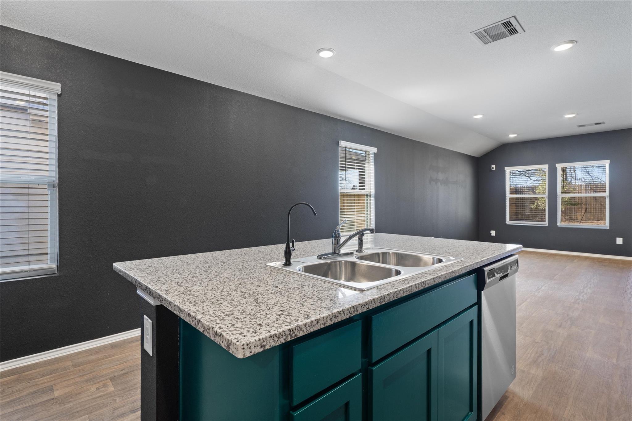 352 Sickle Loop Uhland TX 78640