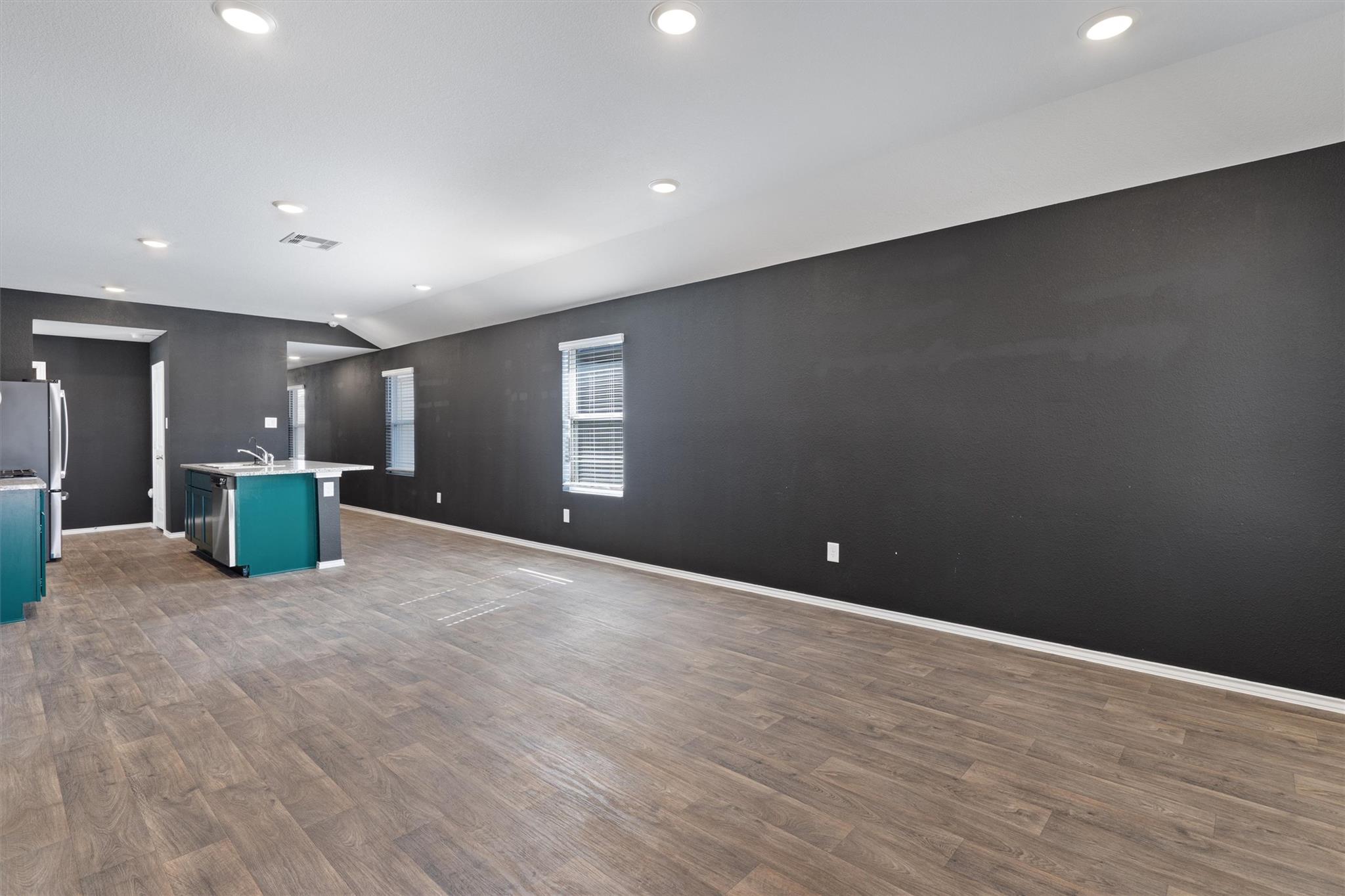 352 Sickle Loop Uhland TX 78640