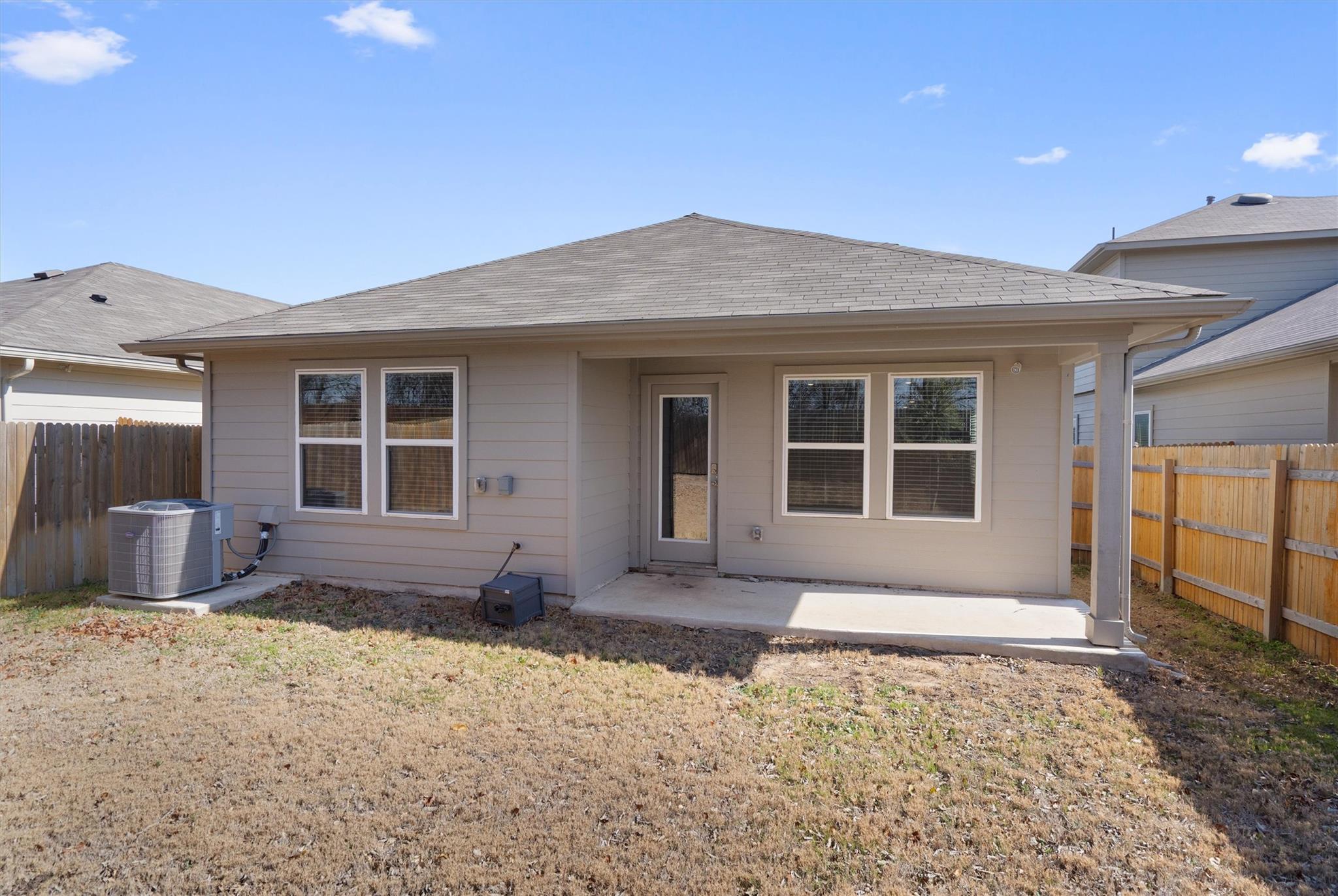 352 Sickle Loop Uhland TX 78640