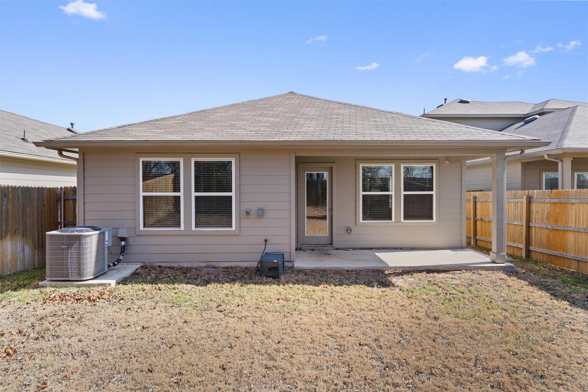 352 Sickle Loop Uhland TX 78640
