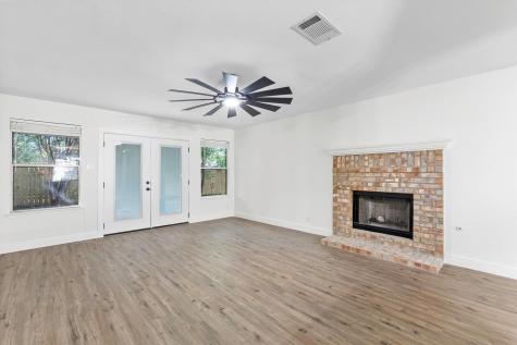 617 Barbara Way Bastrop TX 78602