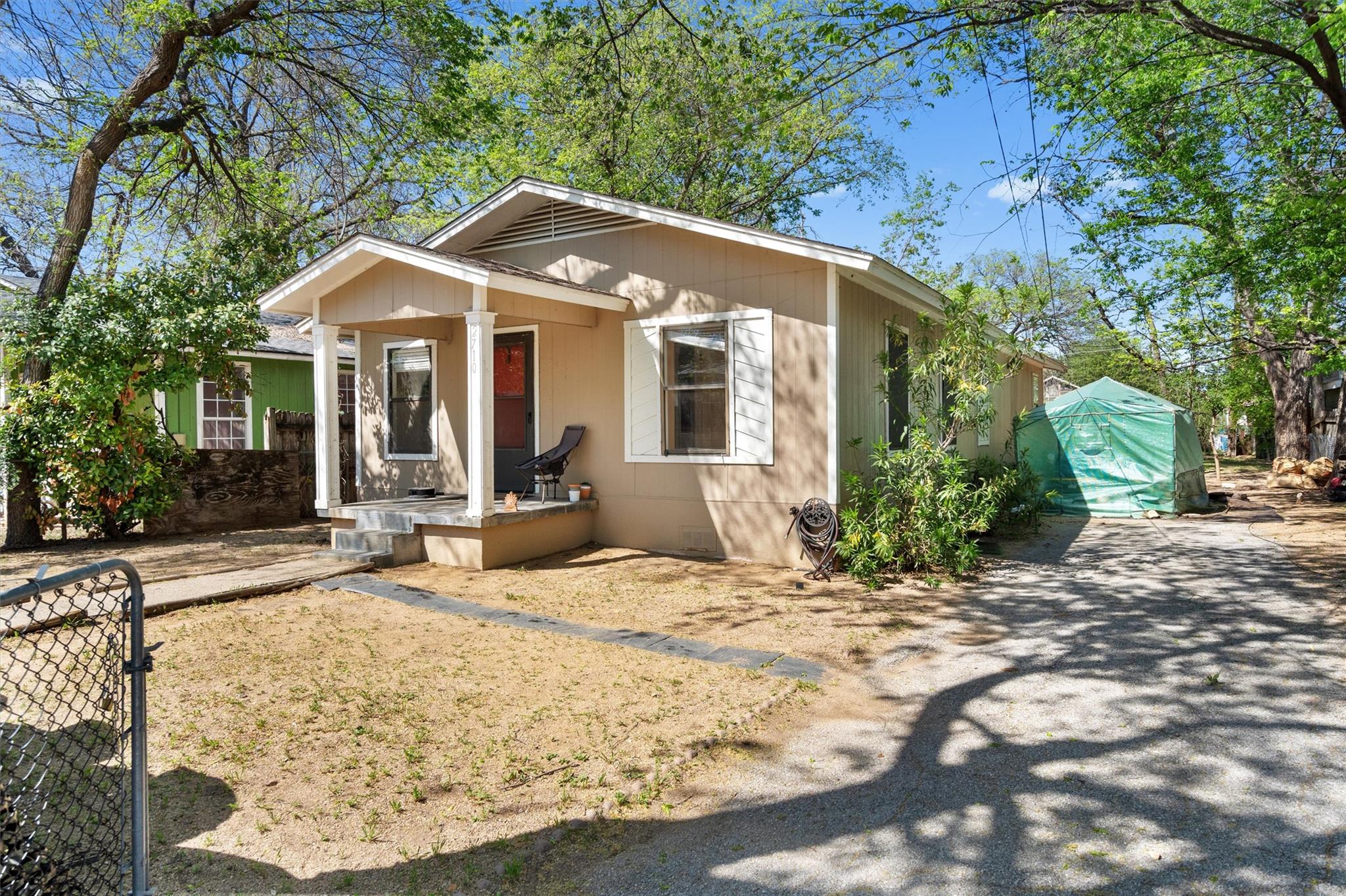 2710 E 3rd Street Austin TX 78702