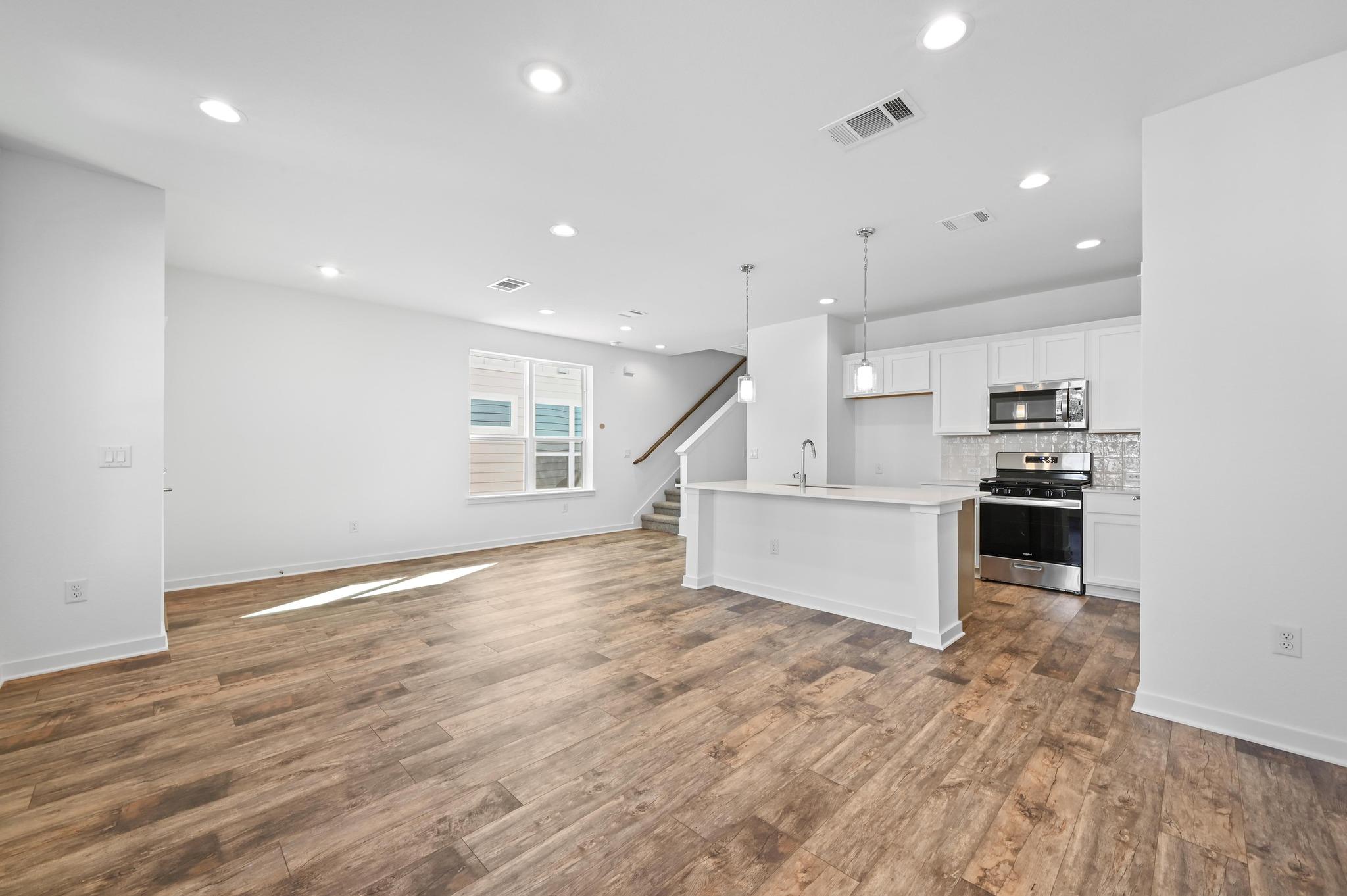 462 Orleanian Drive Buda TX 78610
