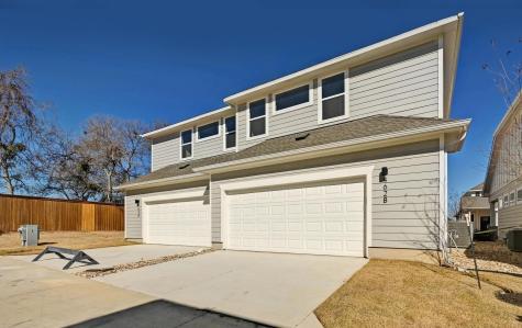 462 Orleanian Drive Buda TX 78610