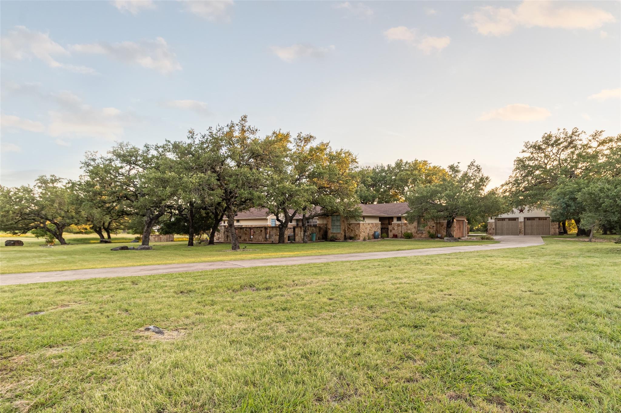 515 East Trail Spicewood TX 78669