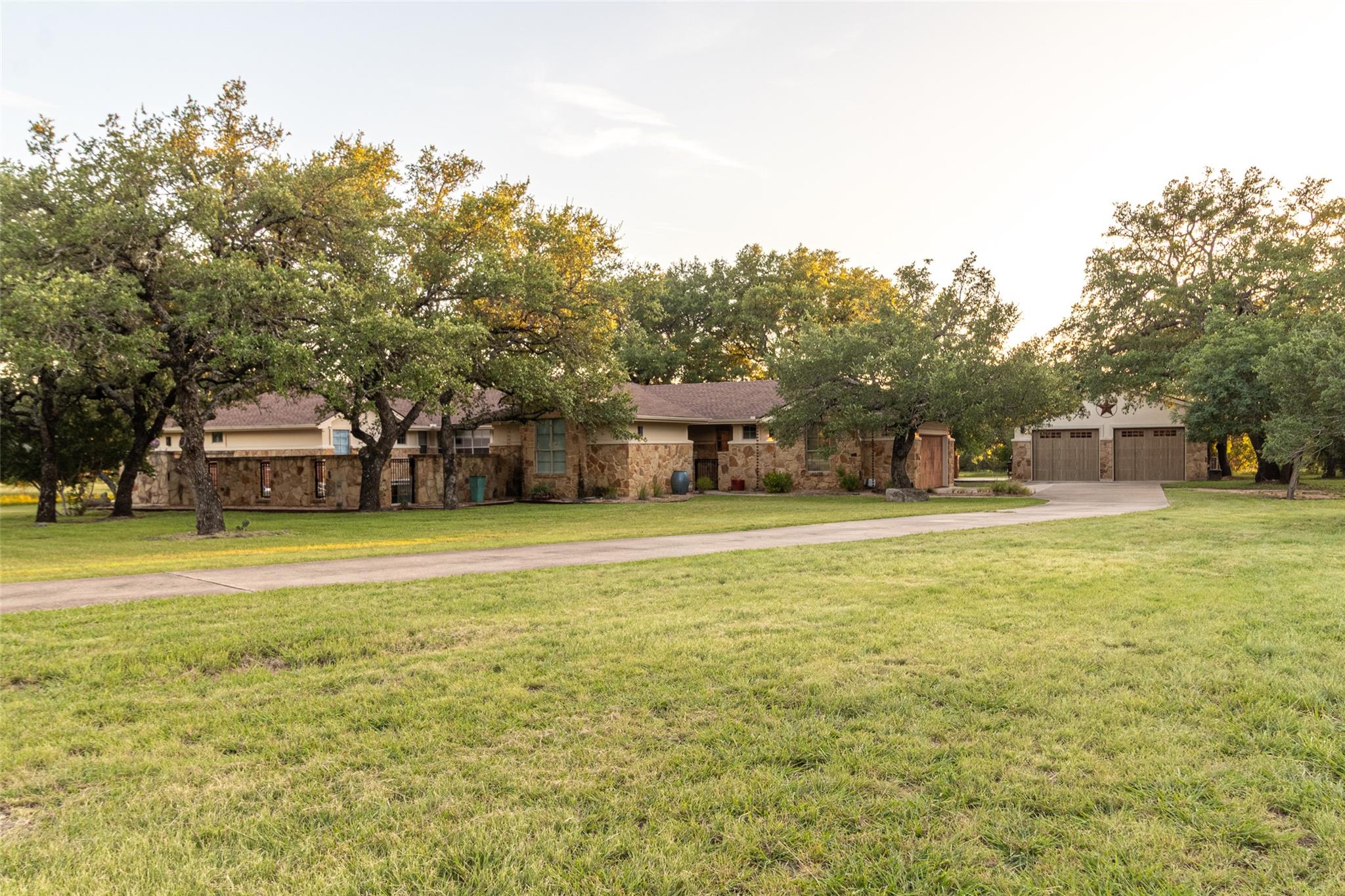 515 East Trail Spicewood TX 78669