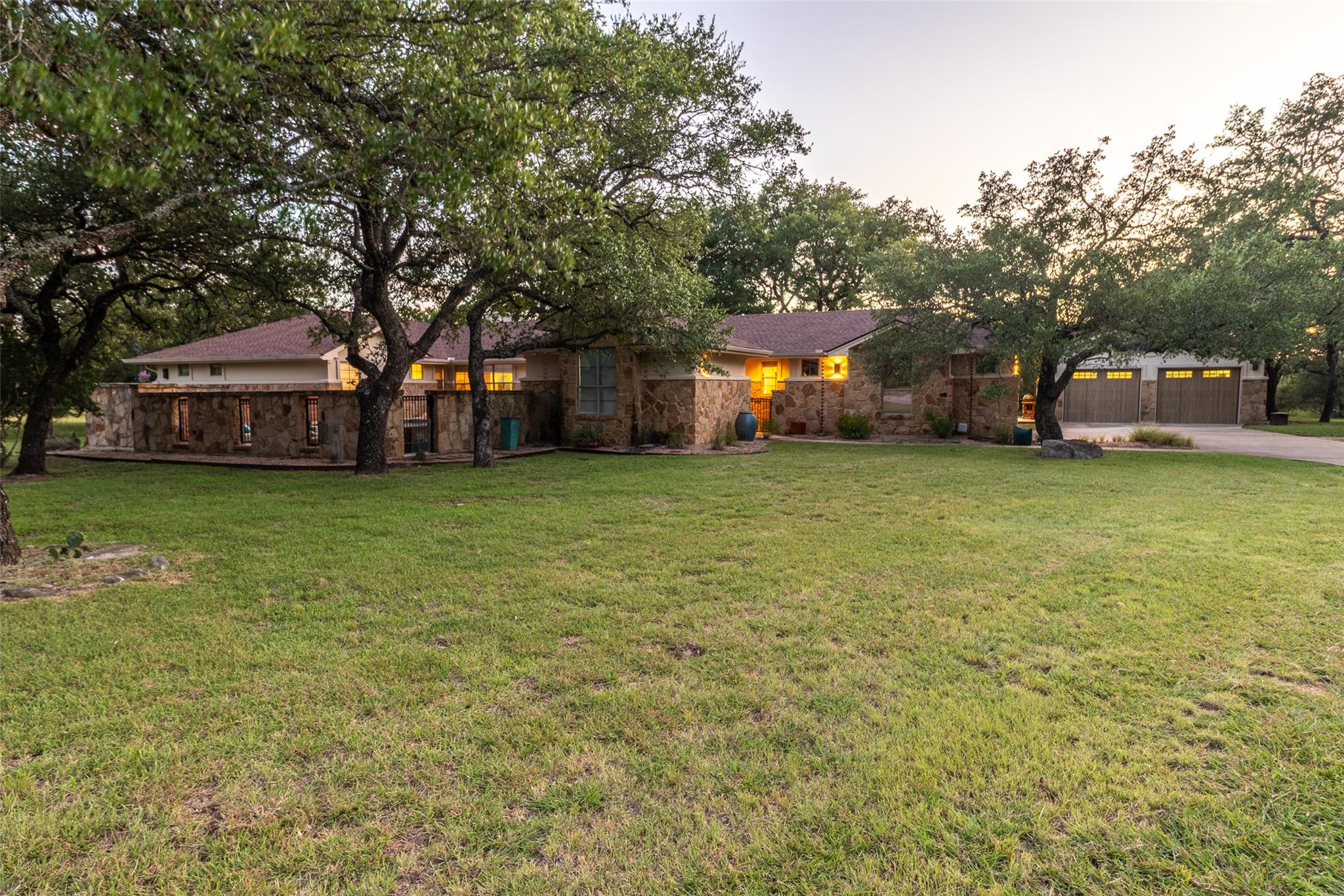515 East Trail Spicewood TX 78669