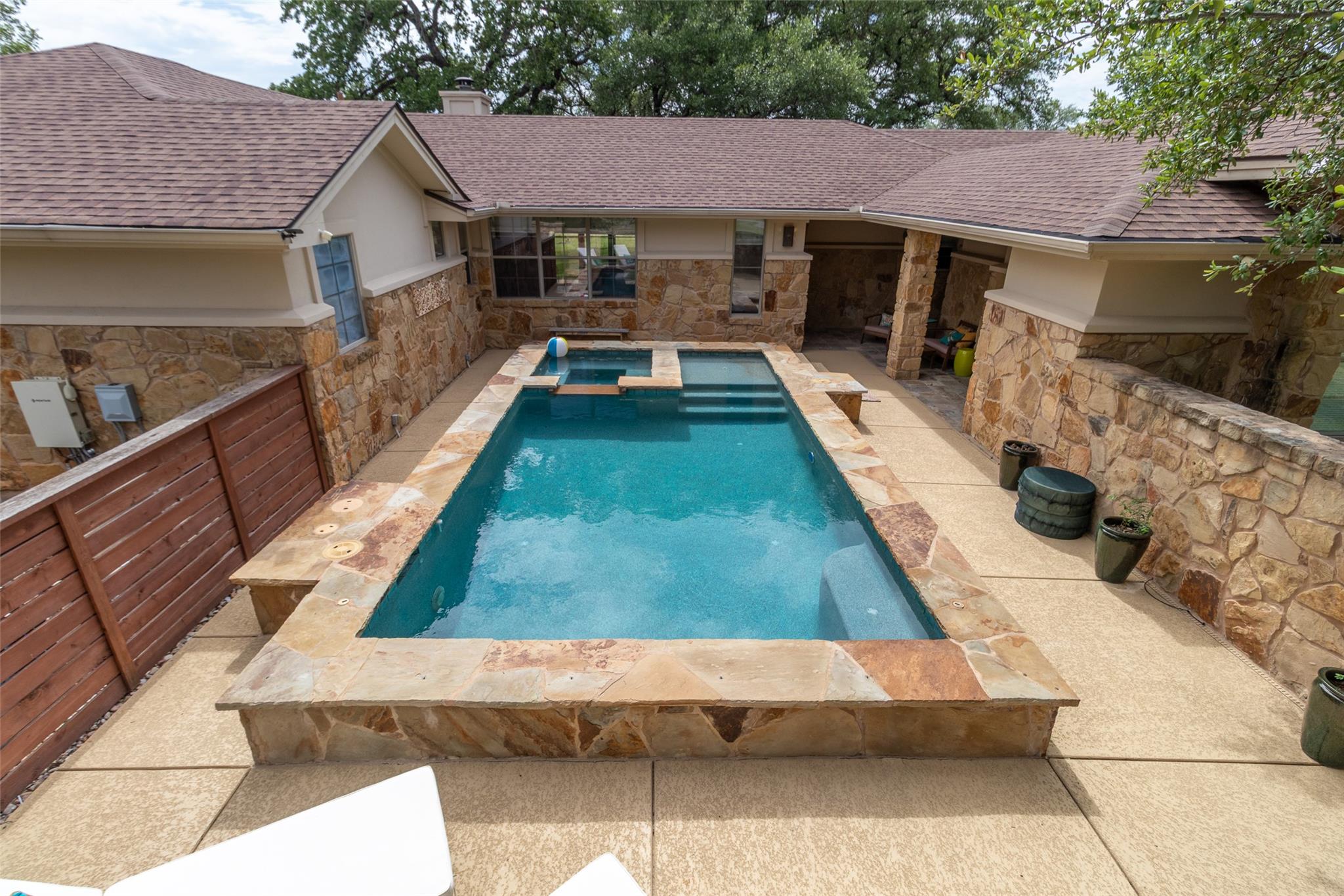 515 East Trail Spicewood TX 78669