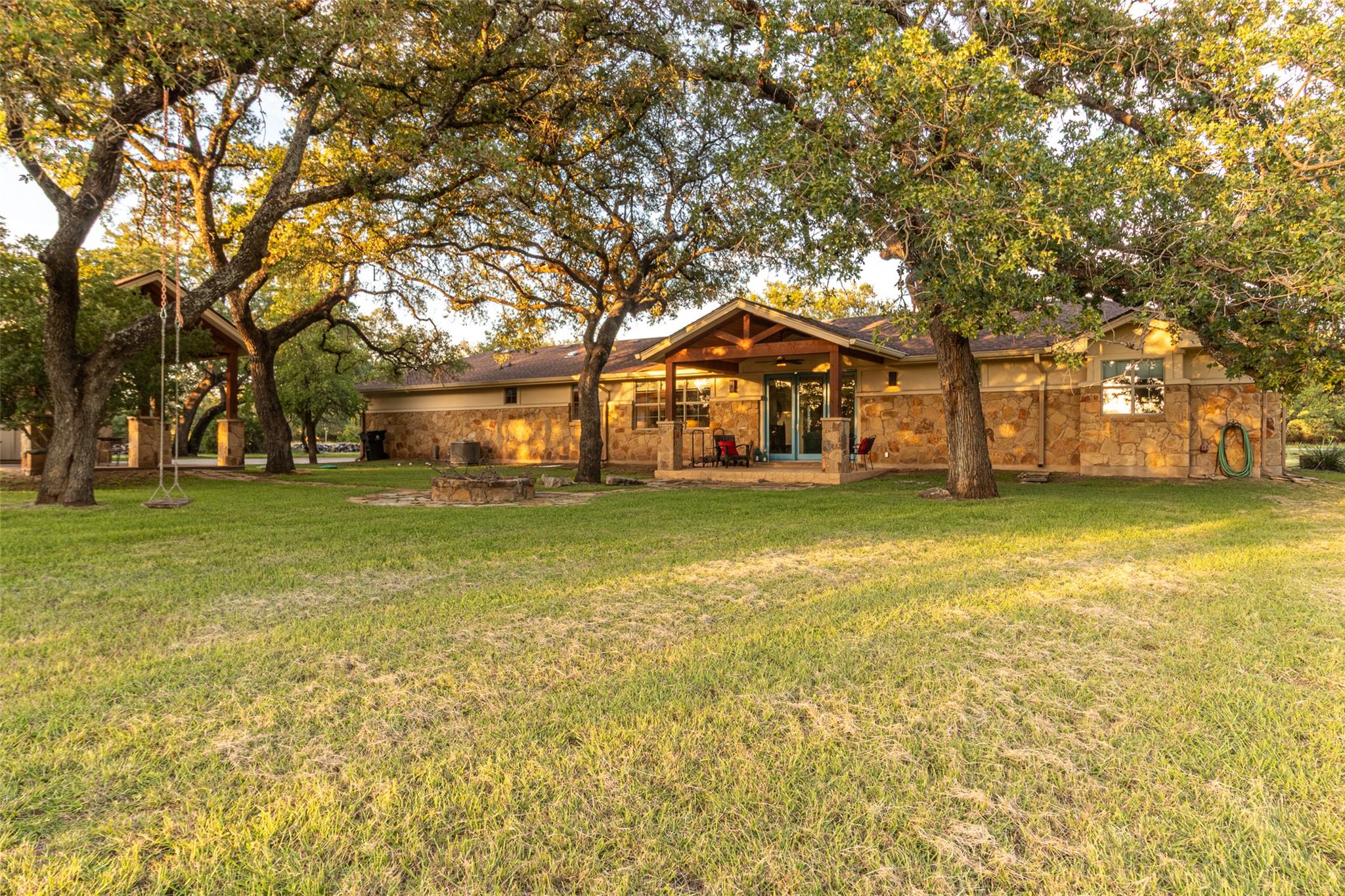 515 East Trail Spicewood TX 78669