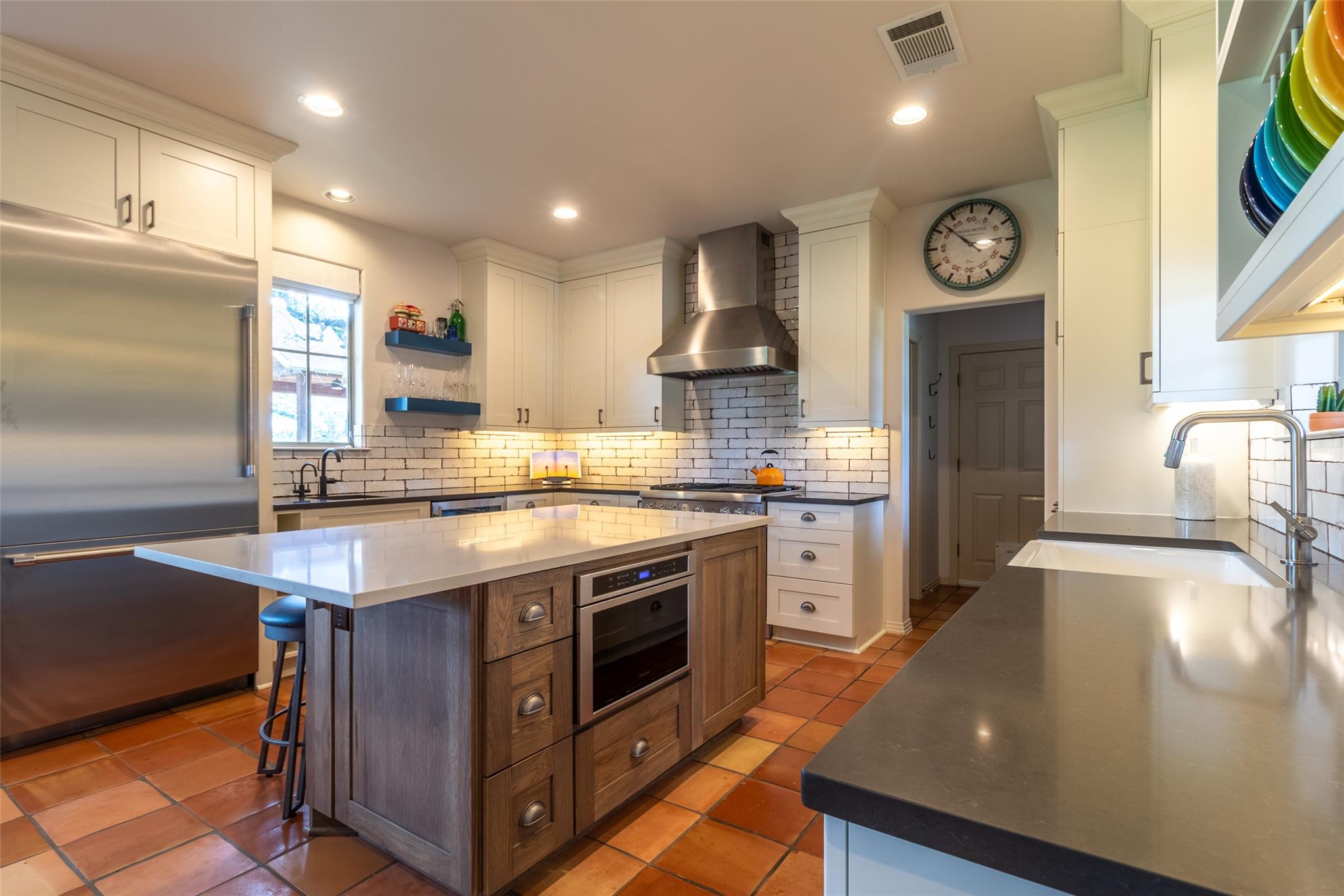 515 East Trail Spicewood TX 78669