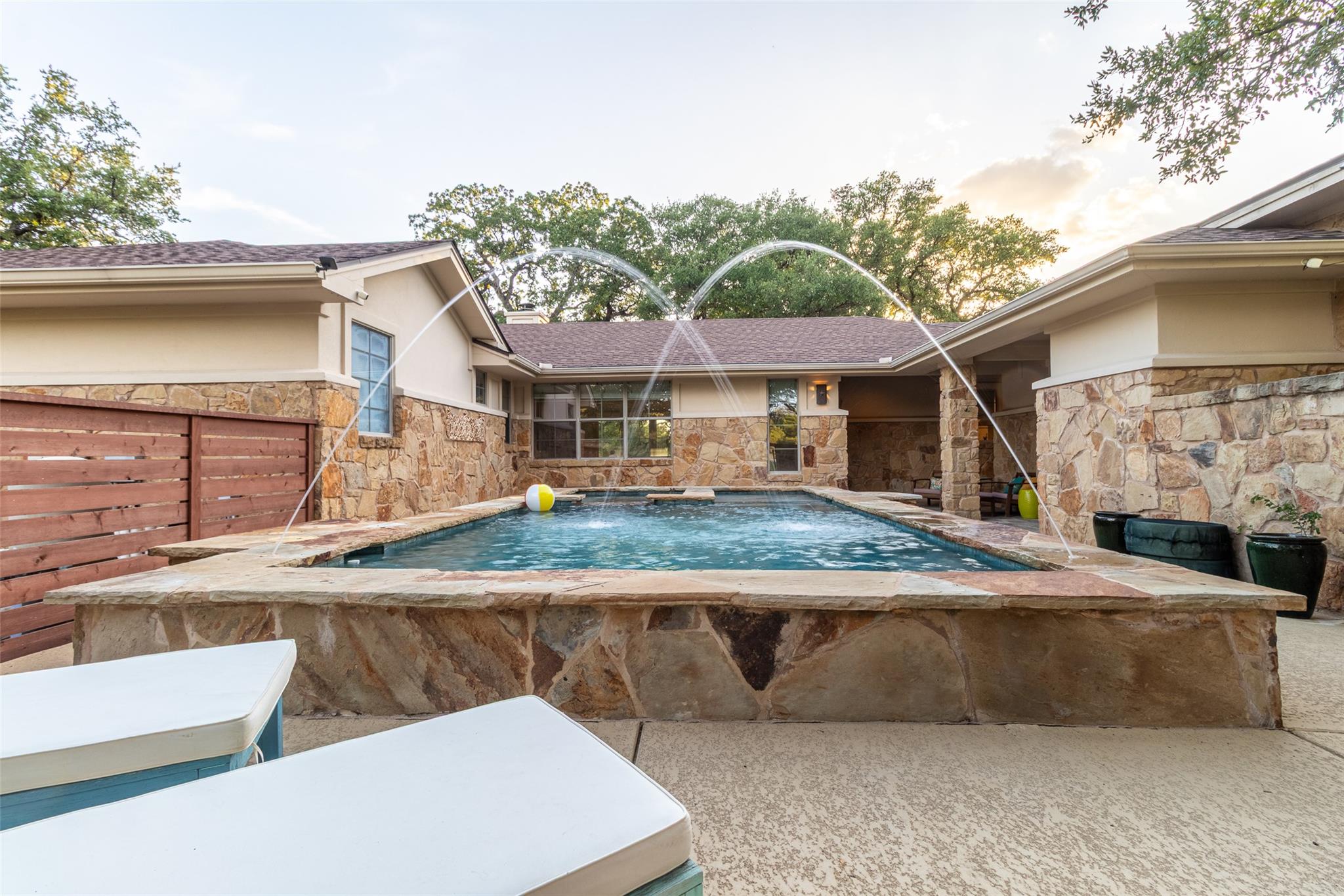 515 East Trail Spicewood TX 78669