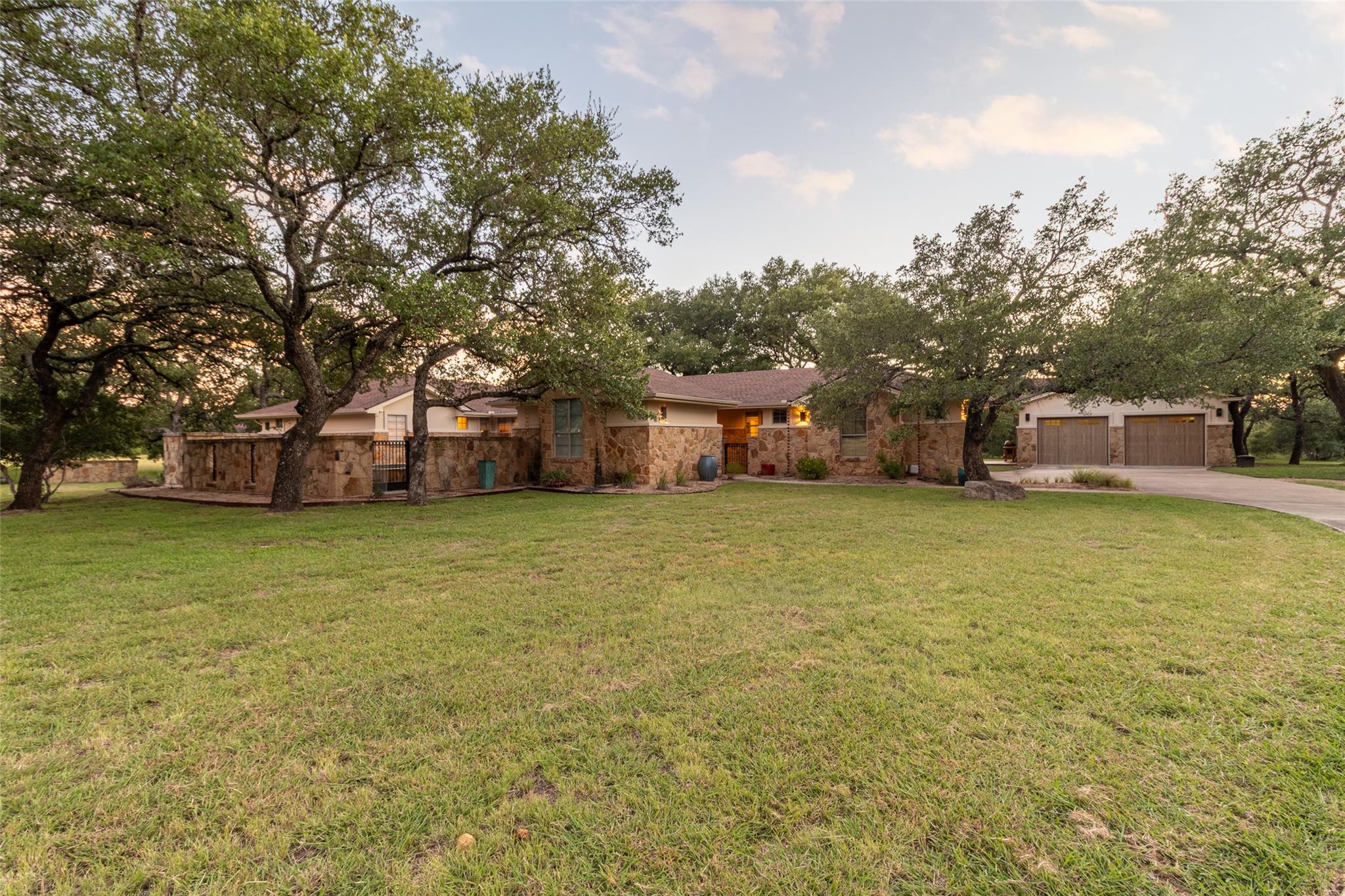 515 East Trail Spicewood TX 78669