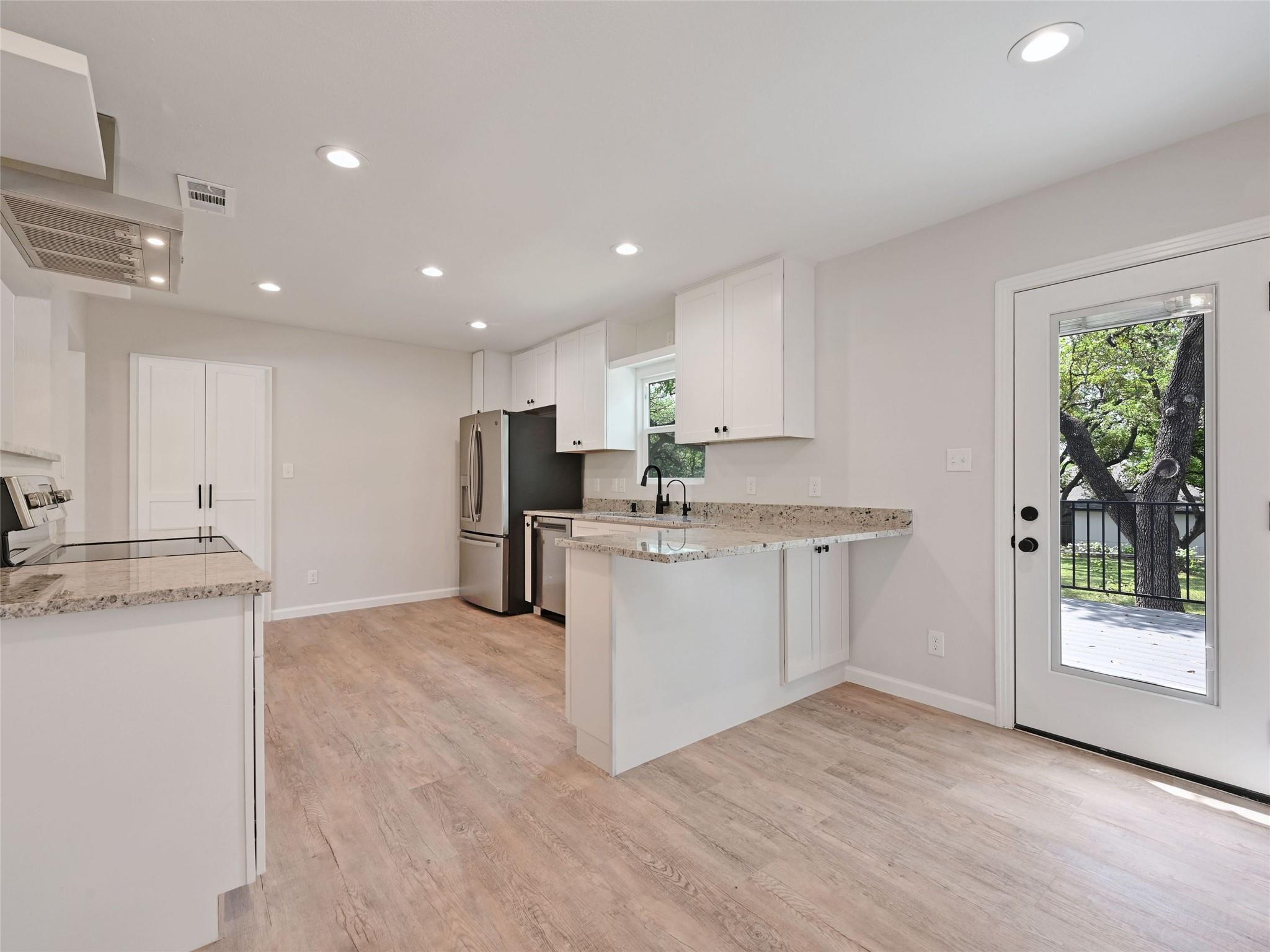 7611 Oak Hedge Place Austin TX 78745