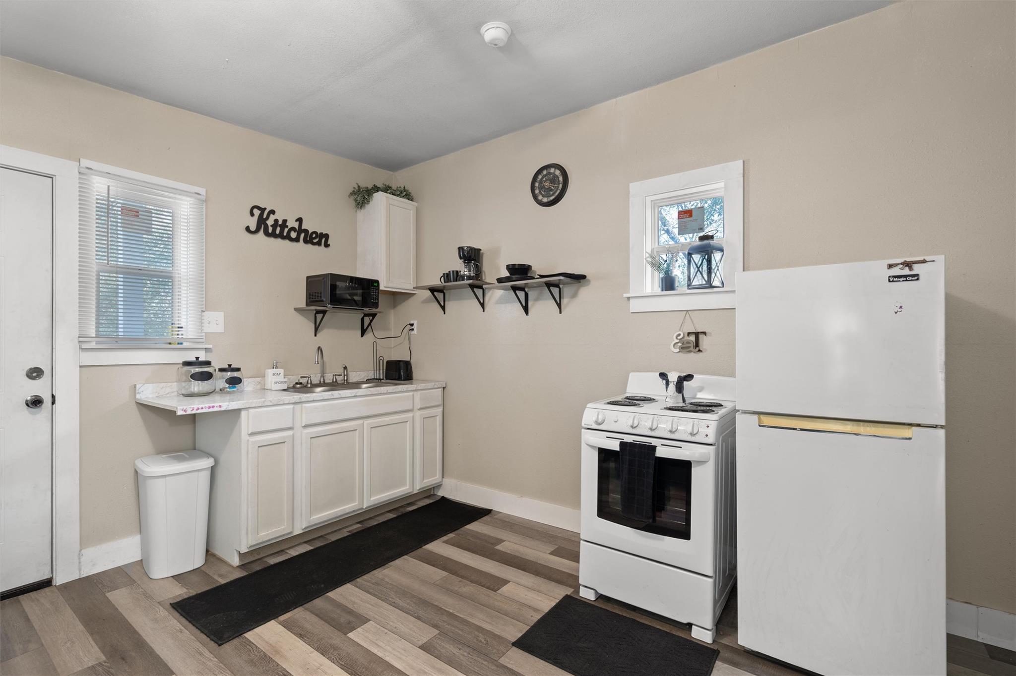 1880 E Highway 21 Paige TX 78659