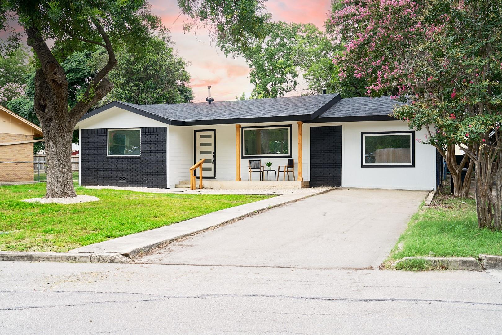 443 Lockener Avenue New Braunfels TX 78130