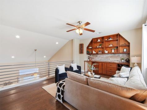 6916 Cardinal Bloom Loop Austin TX 78744