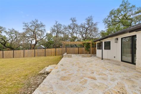 607 Liveoak Drive Johnson City TX 78636