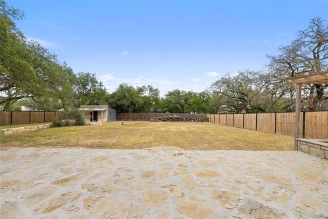 607 Liveoak Drive Johnson City TX 78636