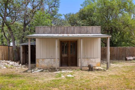 607 Liveoak Drive Johnson City TX 78636