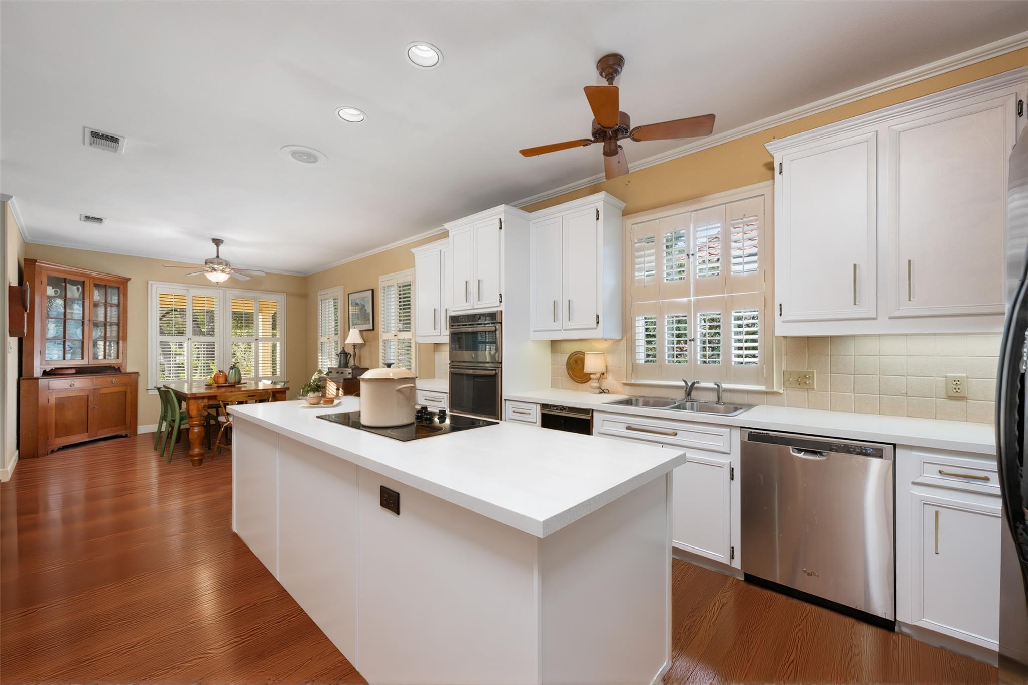 52 Club Estates Parkway The Hills TX 78738