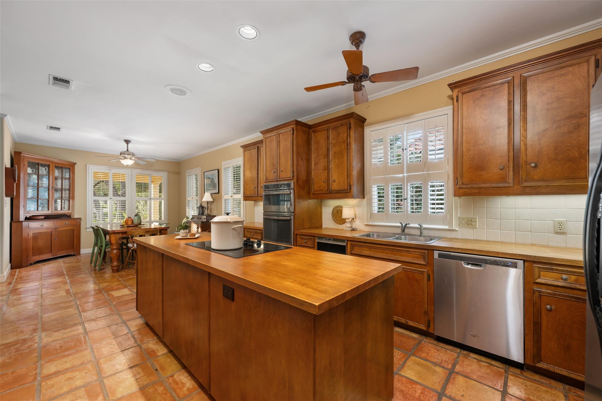 52 Club Estates Parkway The Hills TX 78738