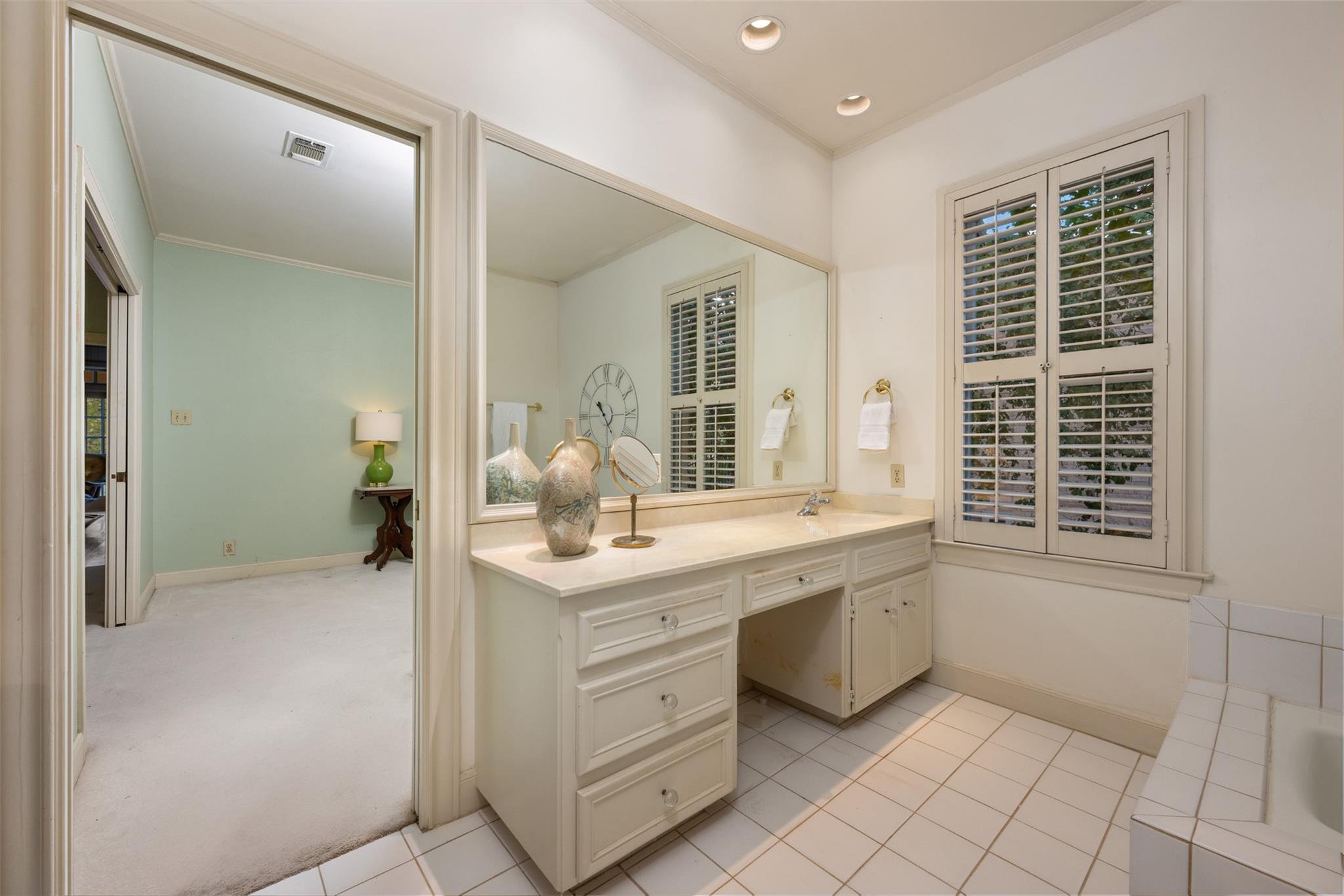 52 Club Estates Parkway The Hills TX 78738