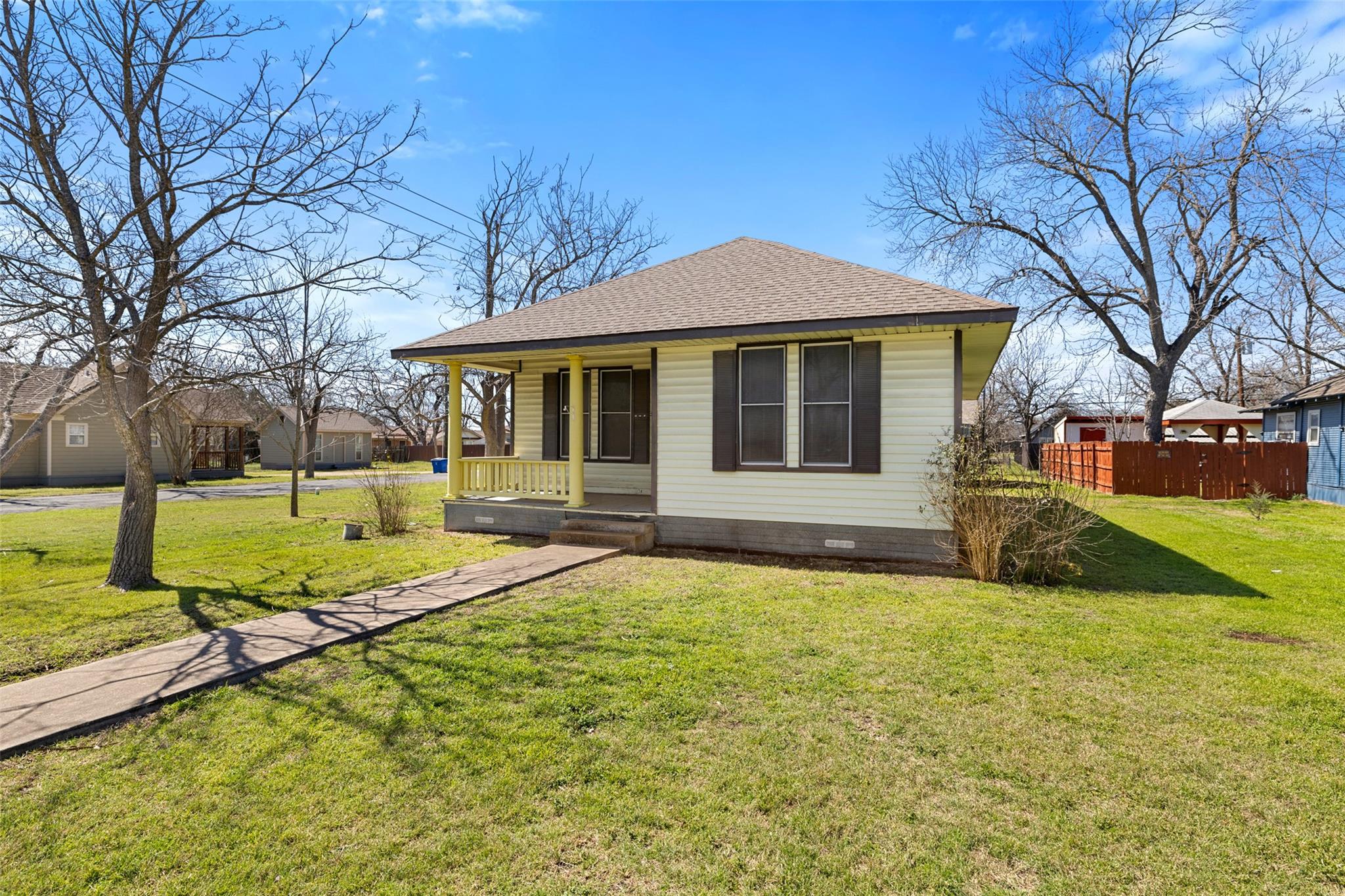 303 Vernon Street Taylor TX 76574