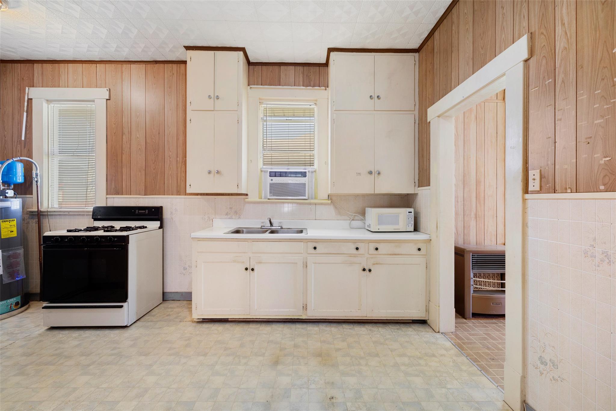 303 Vernon Street Taylor TX 76574