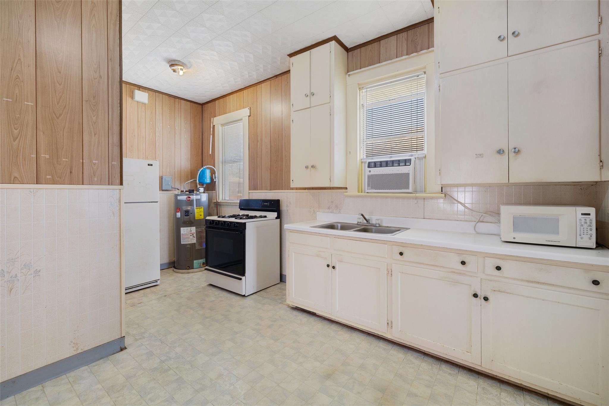 303 Vernon Street Taylor TX 76574