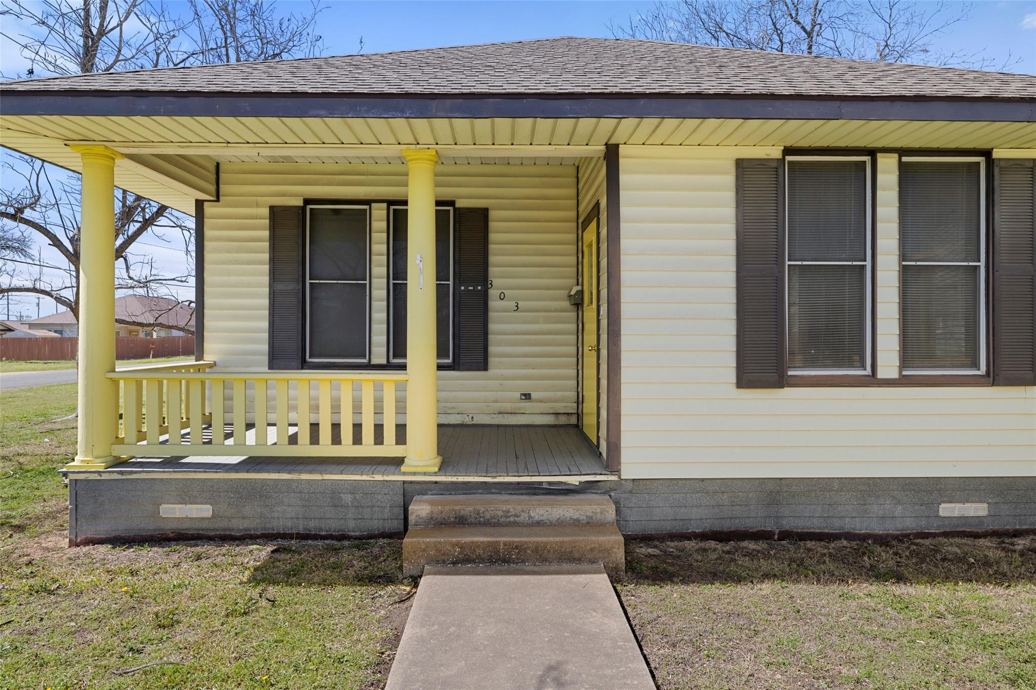 303 Vernon Street Taylor TX 76574
