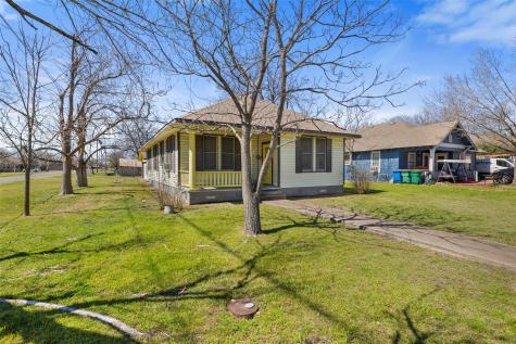 303 Vernon Street Taylor TX 76574