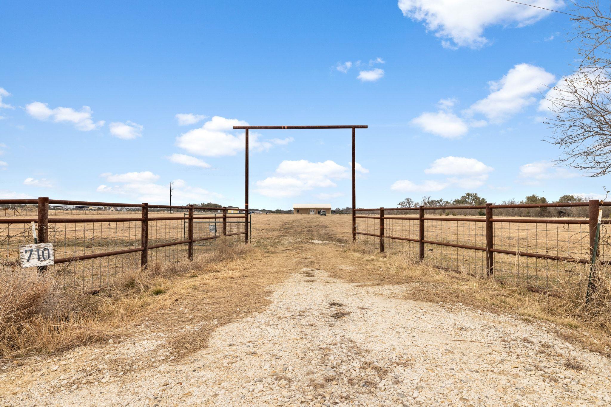 710 County Road 226 Florence TX 76527